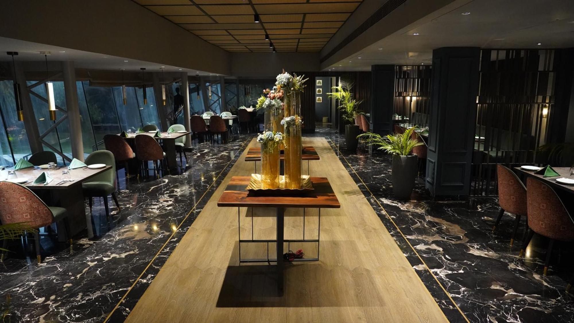Seasons Rajkot Otel Dış mekan fotoğraf