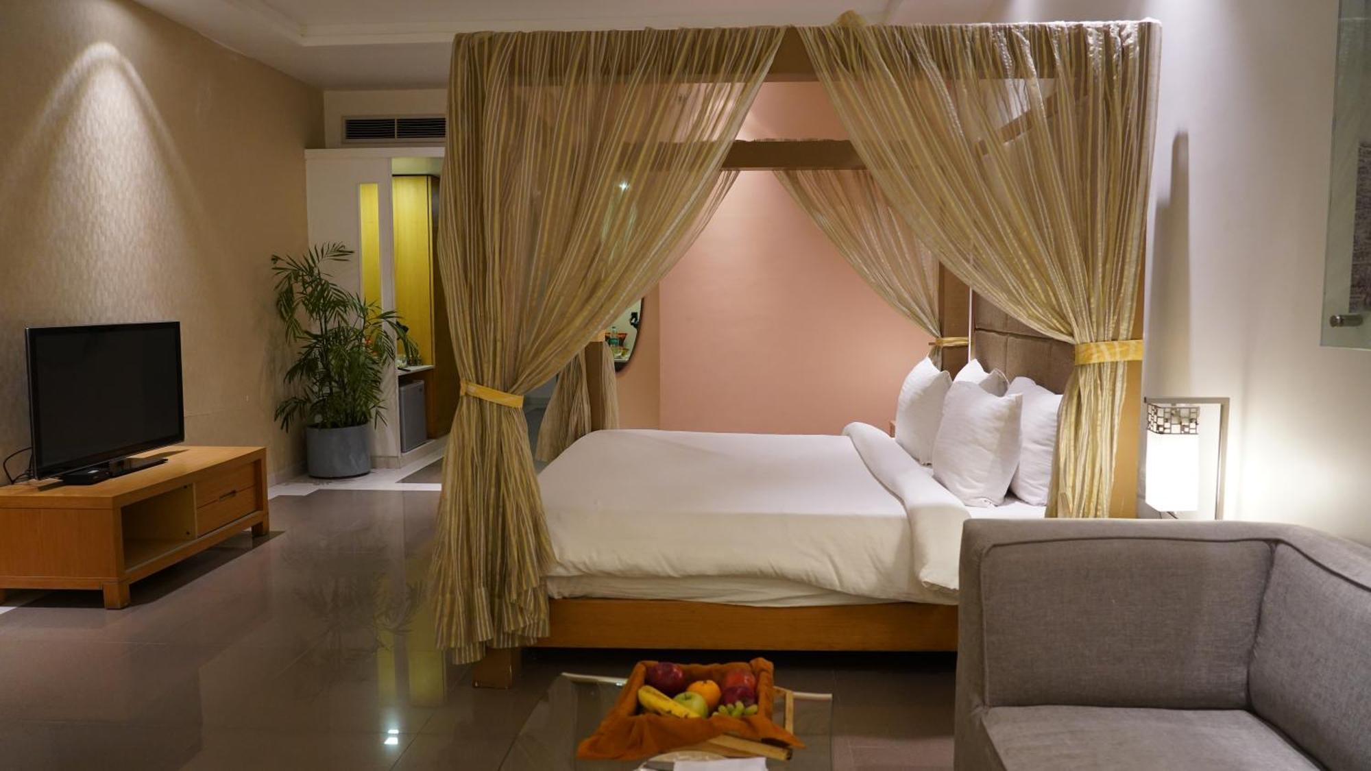 Seasons Rajkot Otel Dış mekan fotoğraf