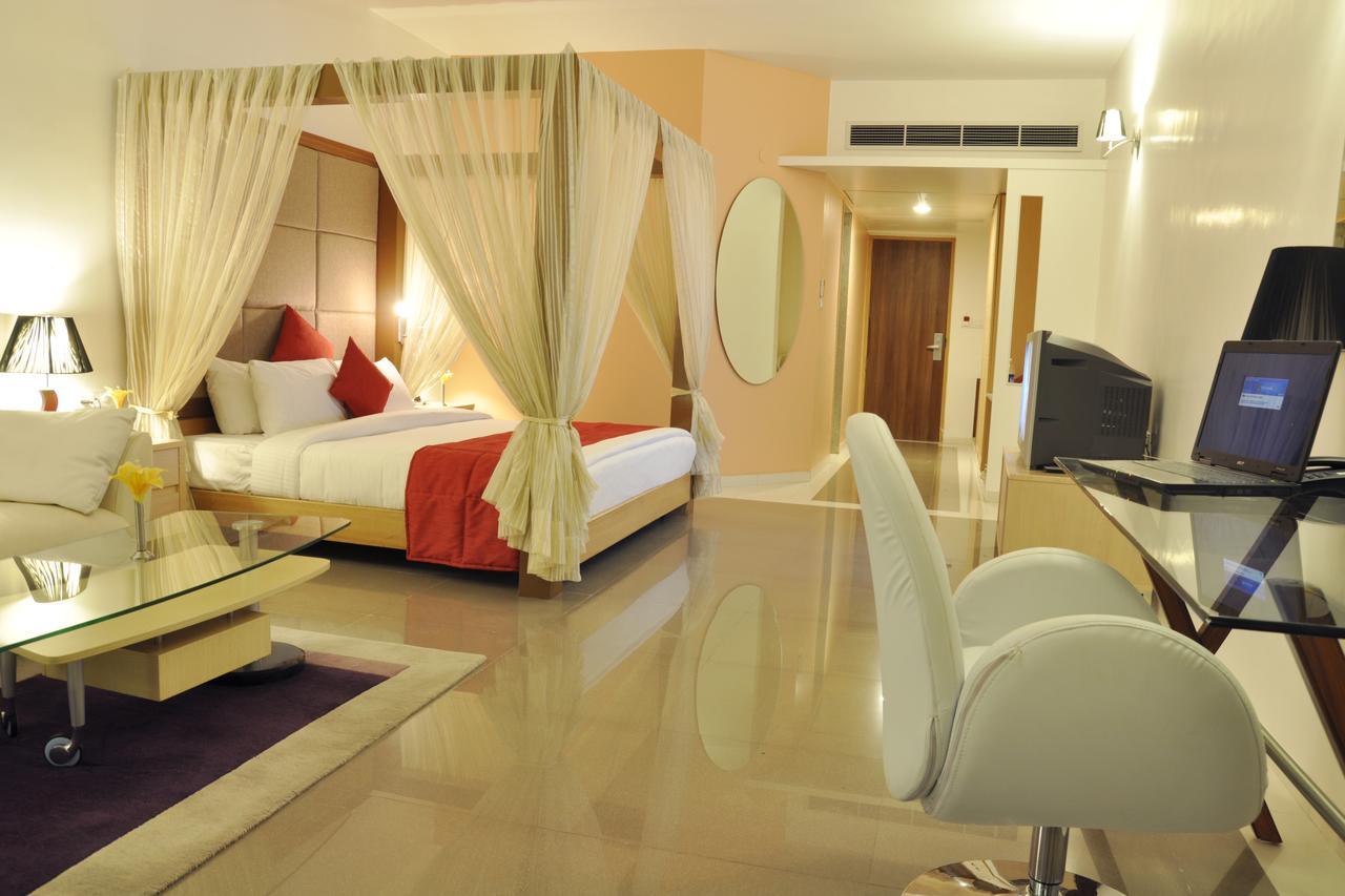 Seasons Rajkot Otel Dış mekan fotoğraf