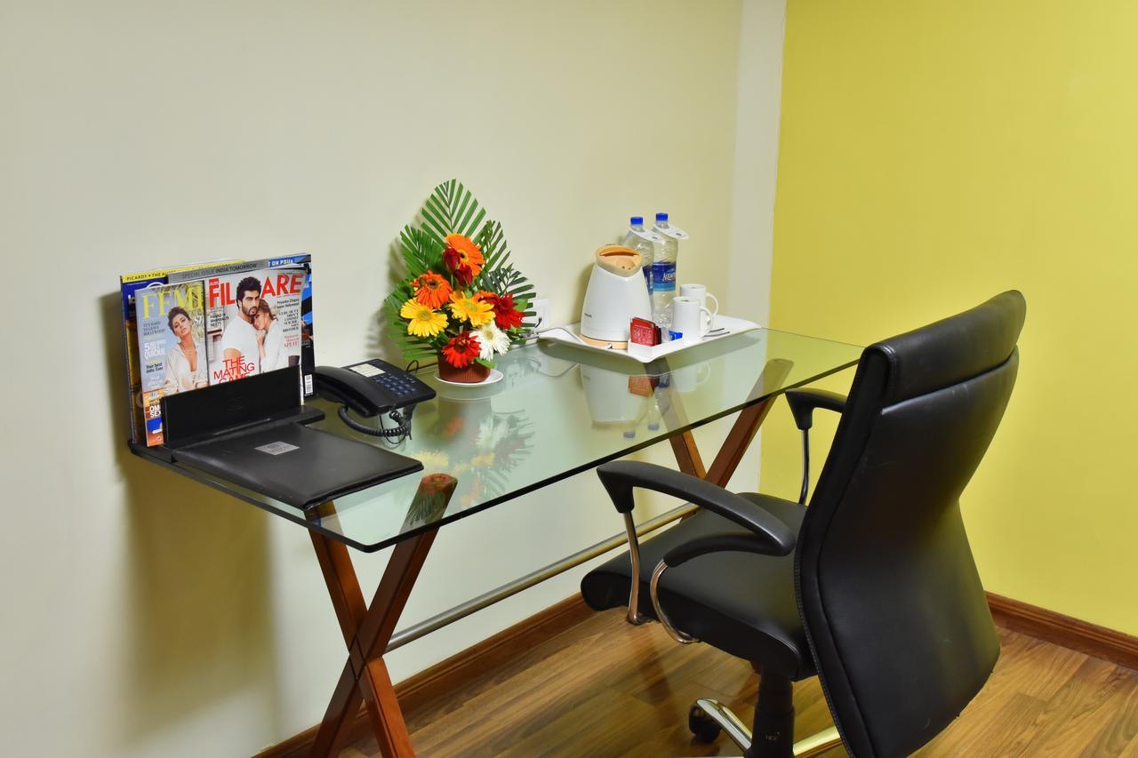 Seasons Rajkot Otel Dış mekan fotoğraf
