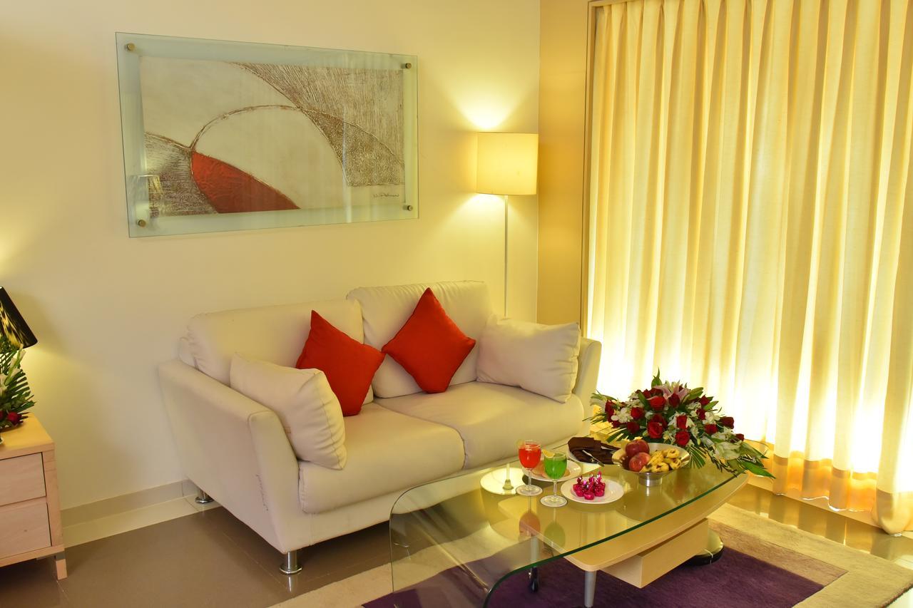 Seasons Rajkot Otel Dış mekan fotoğraf