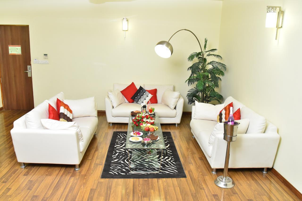 Seasons Rajkot Otel Dış mekan fotoğraf