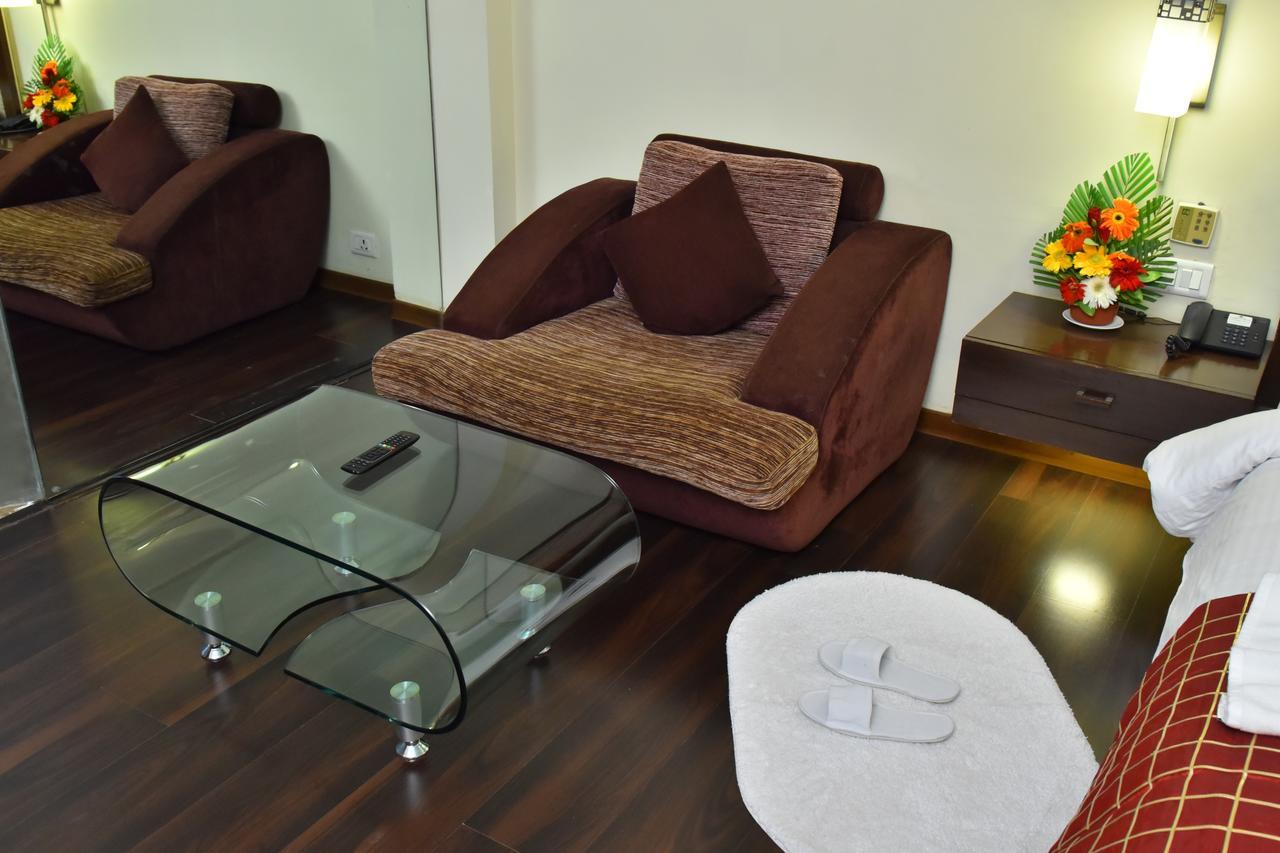 Seasons Rajkot Otel Dış mekan fotoğraf