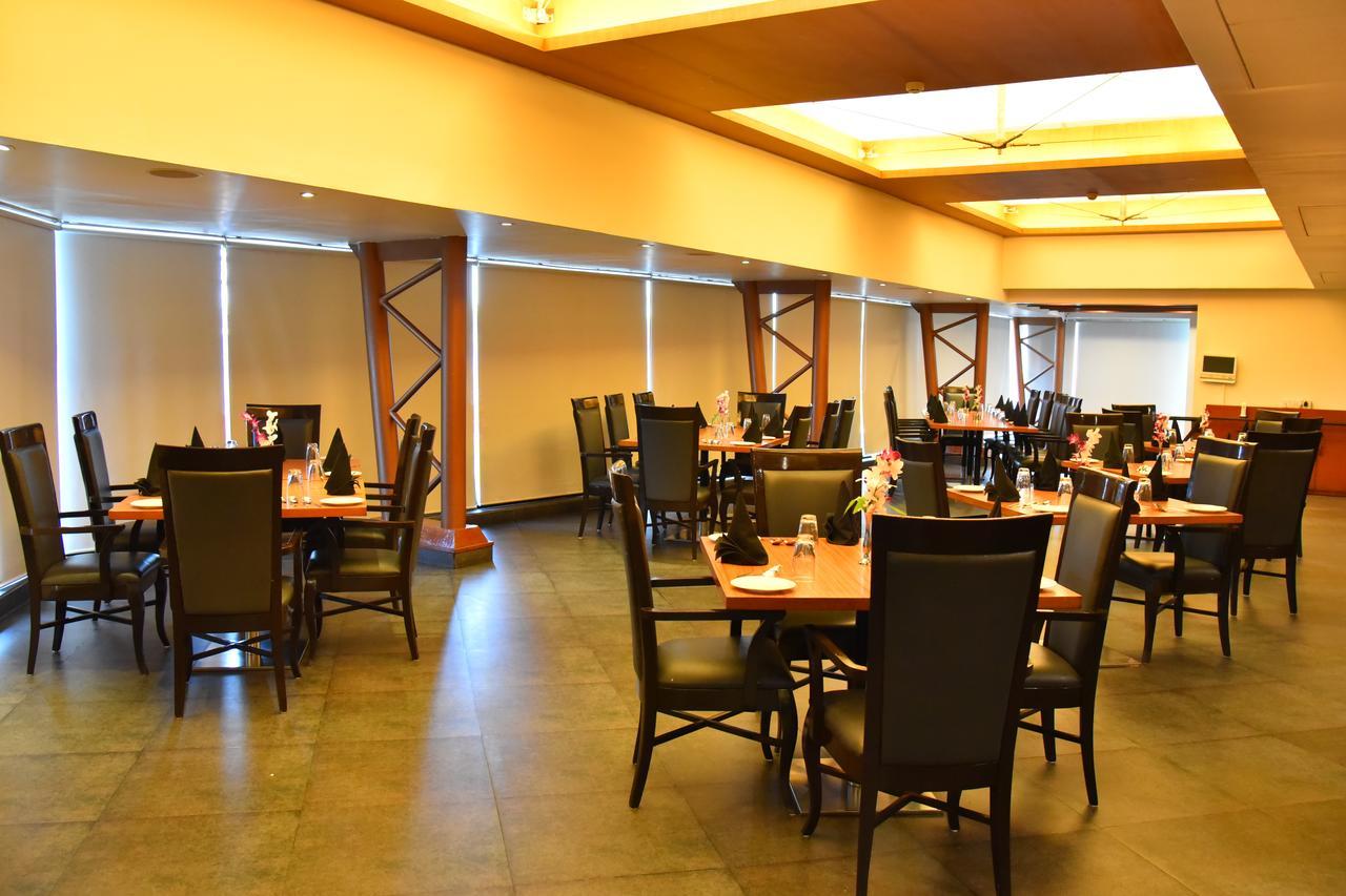 Seasons Rajkot Otel Dış mekan fotoğraf