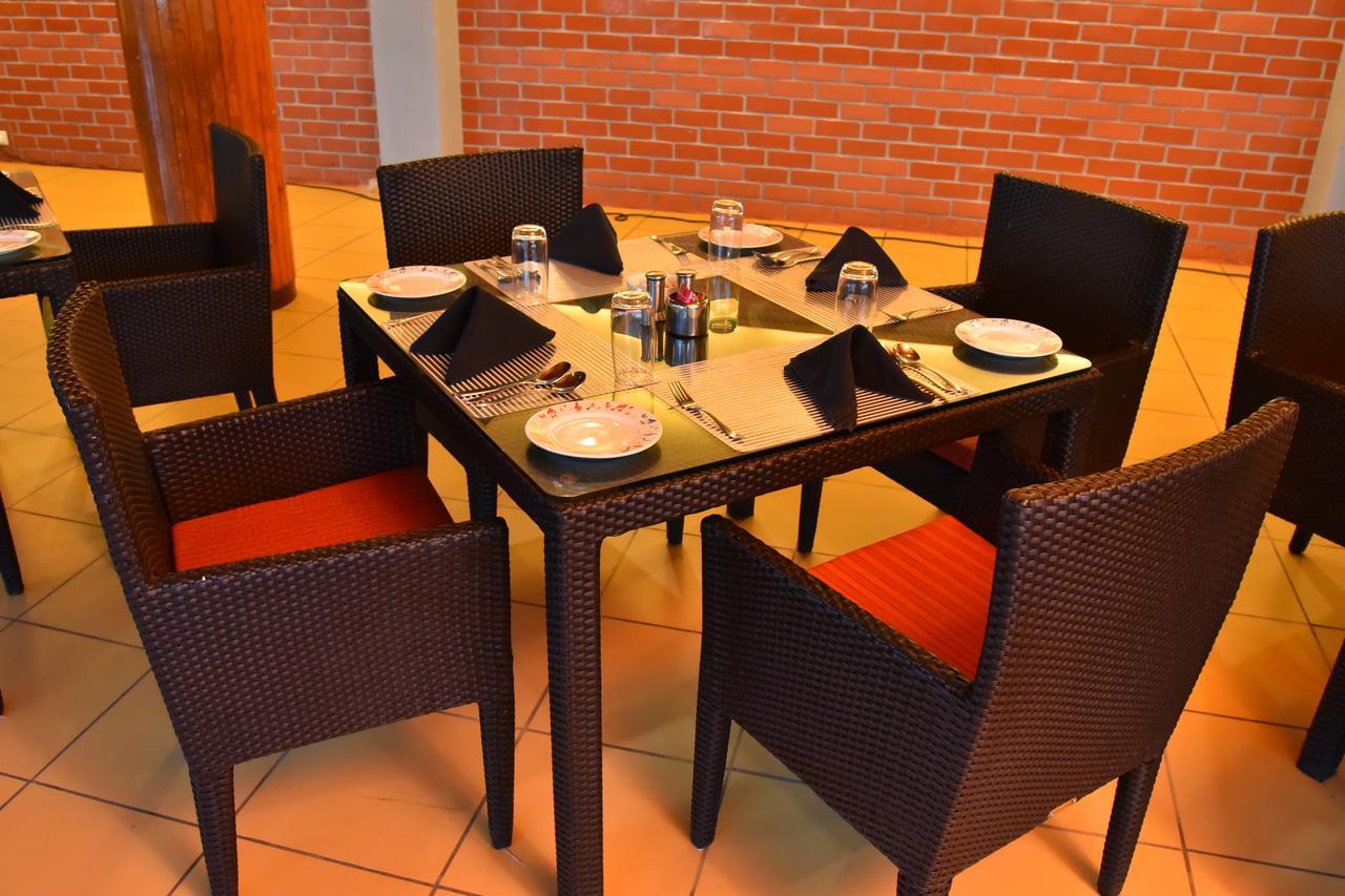 Seasons Rajkot Otel Dış mekan fotoğraf