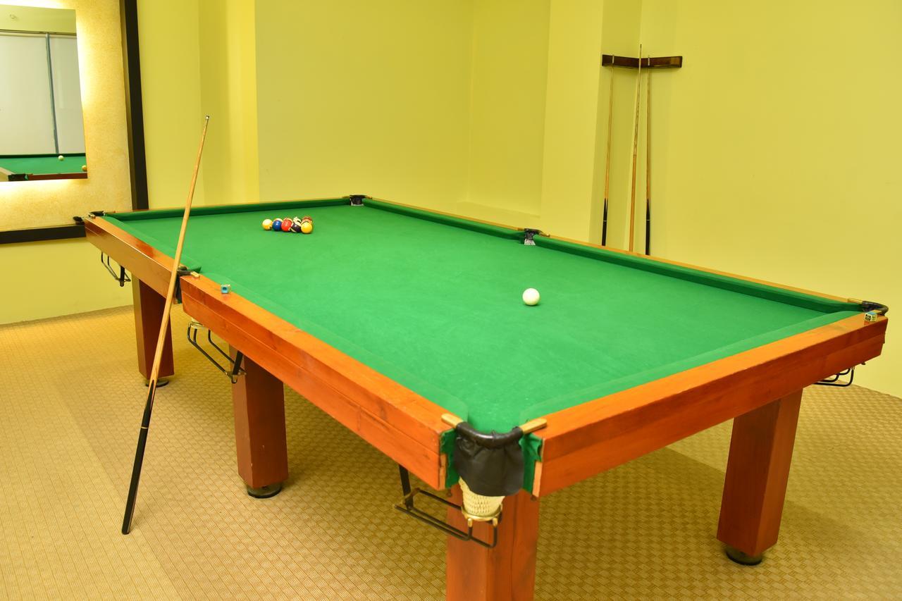 Seasons Rajkot Otel Dış mekan fotoğraf
