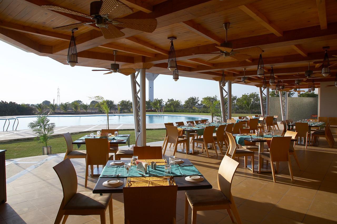 Seasons Rajkot Otel Dış mekan fotoğraf