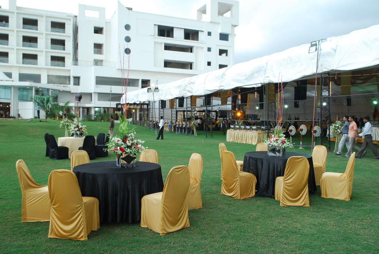 Seasons Rajkot Otel Dış mekan fotoğraf